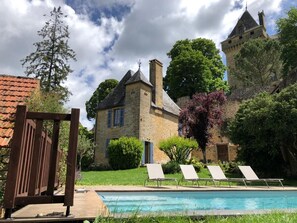 Alberca al aire libre y alberca climatizada