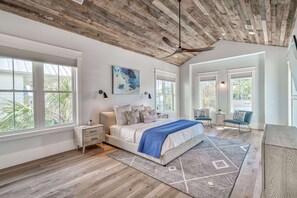 5 bedrooms, iron/ironing board, WiFi, bed sheets