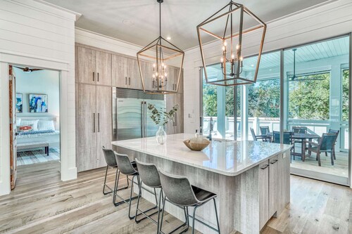 Luxury Home 1 Minute to the Gulf, with LSV, Bikes, and Heated Pool