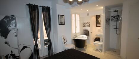 Bed sheets, wheelchair access