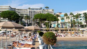 Unclassified image, 3 of 30, button - Cannes - 2 bed/2 bath - 1 min Croisette & Beach - A/C (Cannes)