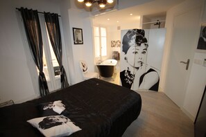 2 bedrooms, bed sheets, wheelchair access