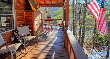 Cabinlot-Open for Bookings! Lake Access, Pool Table, WIFI, Fire Pit