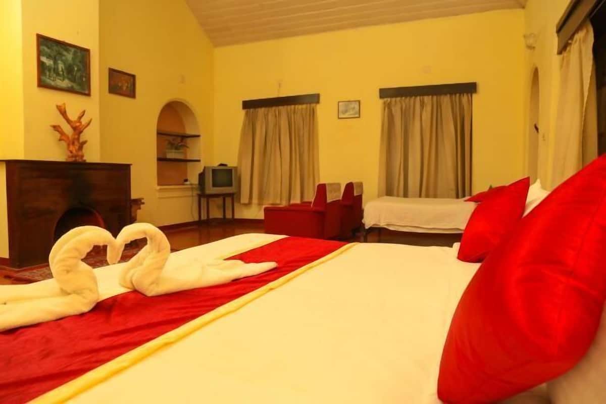 Ropa de cama hipoalergénica, muebles diferentes y escritorio