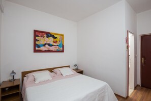 1 bedroom, free WiFi, bed sheets