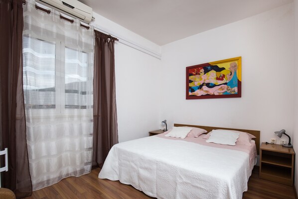 1 bedroom, free WiFi, bed sheets - Villa Konalić - Double or Twin Room with Balcony and Sea View 1 (Mokosica)