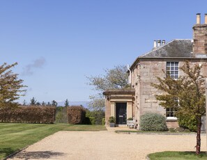 Exterior - Seaview House - sleeping 8 guests in 4 bedrooms (Cockburnspath)