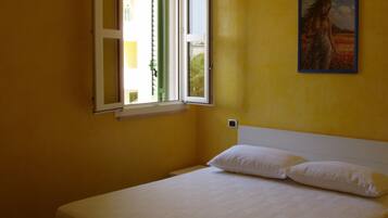 3 camere, ferro/asse da stiro