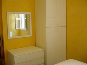 3 bedrooms, iron/ironing board