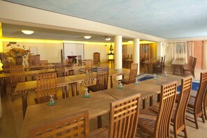 Breakfast, lunch, dinner and brunch served - Hotel Henry (Erding)