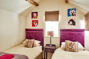2 bedrooms, iron/ironing board, WiFi