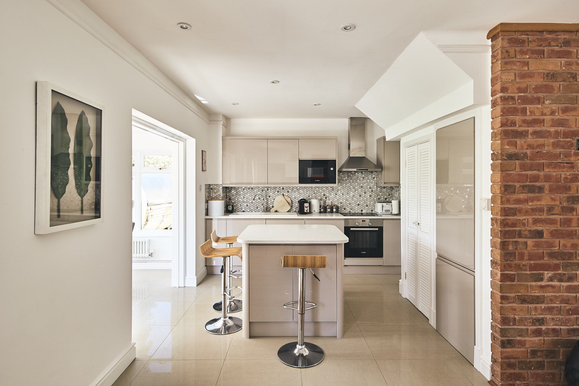 Micro-ondes, four, plaque de cuisson, lave-vaisselle