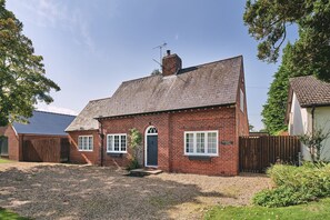 Exterior - Steward's Cottage - Luxury Cottages (Leominster)