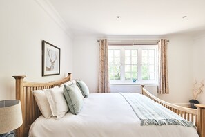 4 bedrooms, iron/ironing board, WiFi - Steward's Cottage - Luxury Cottages (Leominster)