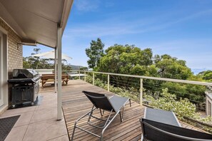 Unclassified image, 2 of 13, button - Avonlea (Lorne)
