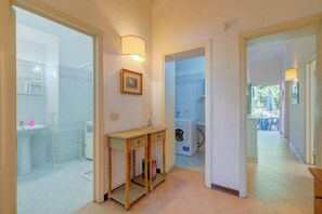 Dusche, Bidet, Handtücher