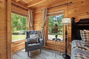 4 bedrooms, iron/ironing board, travel crib, free WiFi