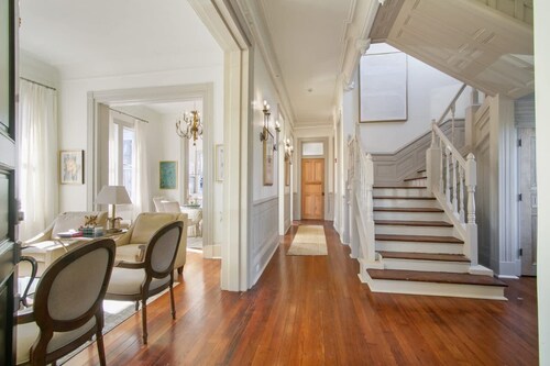 The Orleans House | One of a Kind Historic Landmark w POOL near FQ