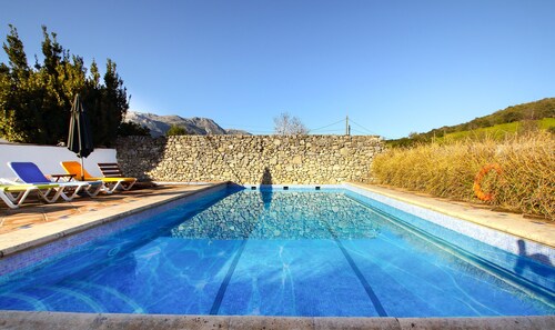 A finca for family and friends with private pool and close to Ronda!