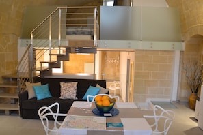 Dining - LIVING IN THE SASSI, A TUFF HOUSE IN THE SASSO BARISANO, MATERA (Matera)