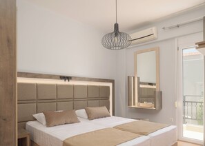 3 bedrooms, iron/ironing board, travel cot, free WiFi