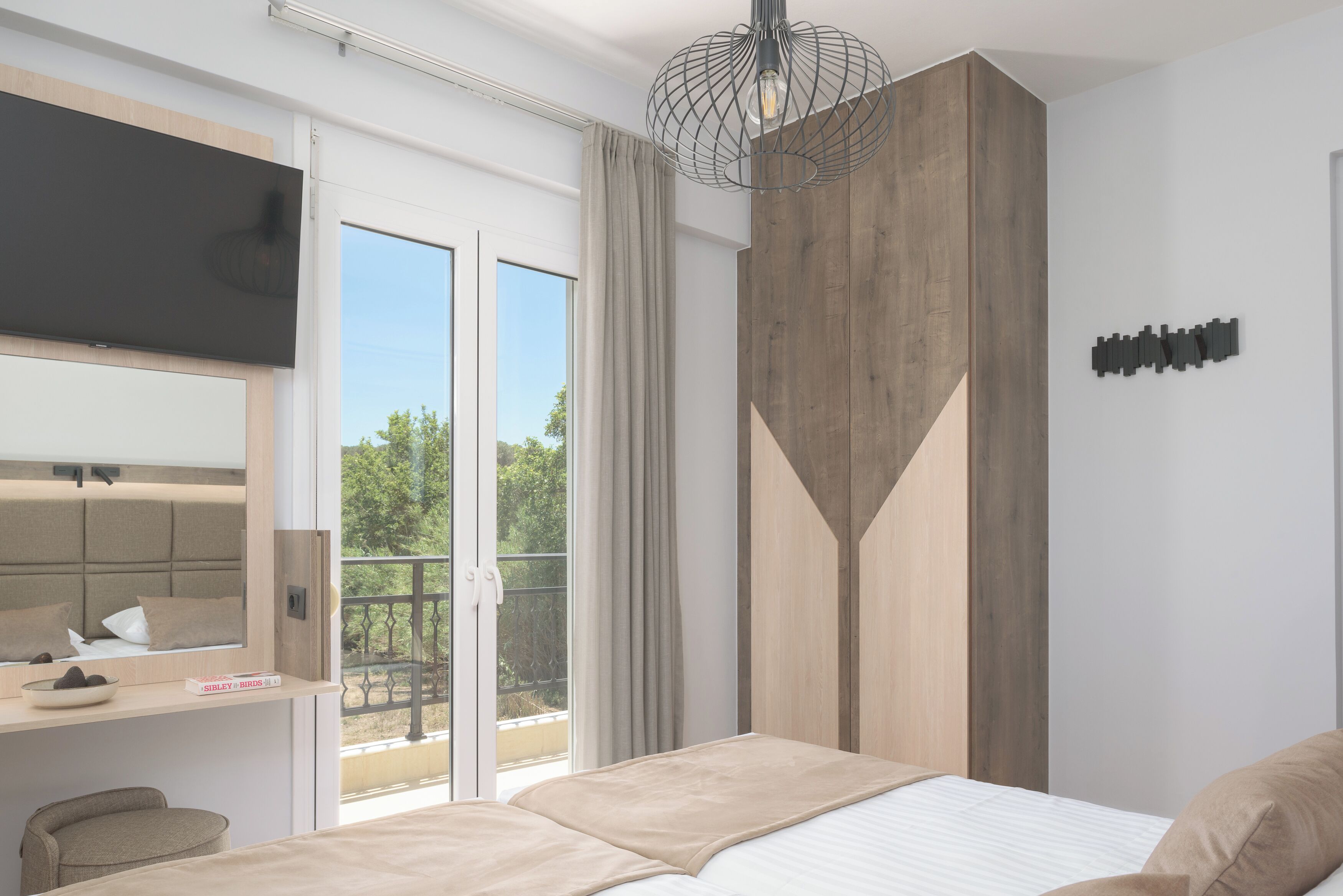 3 bedrooms, iron/ironing board, travel crib, free WiFi