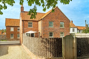 Exterior - Foxhill House, South Creake, Norfolk (South Creake)