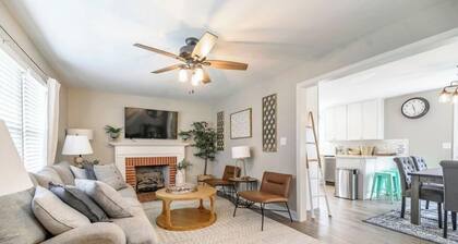 Hot Tub | 7 Beds | Fire Pit | Patio & Grill