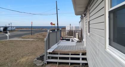 Bayview Cottage in Historic Townbank