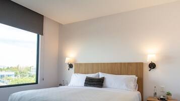 1 slaapkamer, een kluis op de kamer, een strijkplank/strijkijzer, wifi