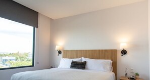 1 slaapkamer, een kluis op de kamer, een strijkplank/strijkijzer, wifi