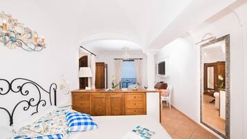 5 habitaciones, tabla de planchar con plancha, wifi y ropa de cama