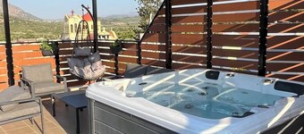 Maria's Place, a great place to experience Crete!