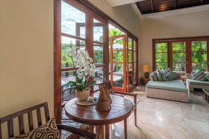 Smart TV, table tennis, books, stereo - 4 BRvilla Cantik with private pool in Karma Kandara resort with ocean beach club (Ungasan)