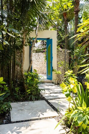 Property grounds - 4 BRvilla Cantik with private pool in Karma Kandara resort with ocean beach club (Ungasan)