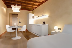 1 chambre, accès au Wi-Fi (inclus), literie fournie