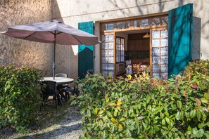 屋外ダイニングエリア
