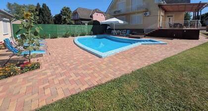 Casa de vacaciones con piscina e internet