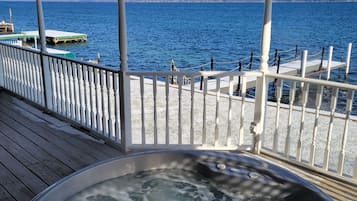 Bain à remous extérieur