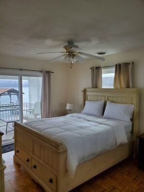 3 bedrooms, iron/ironing board, travel cot, free WiFi