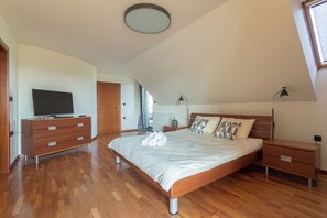 8 habitaciones y caja de seguridad en la habitación 