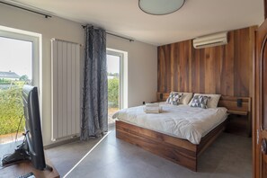 Familievilla, flere soverom, 2 bad, ved fjell (Pool Villa Prleški Raj) | 8 soverom, safe på rommet, skrivebord for bærbar PC og wi-fi (inkludert)