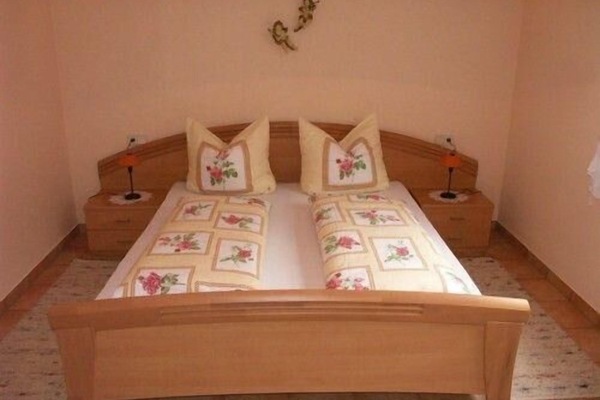 Schlafzimmer (ein Zusatzbett ist möglich)