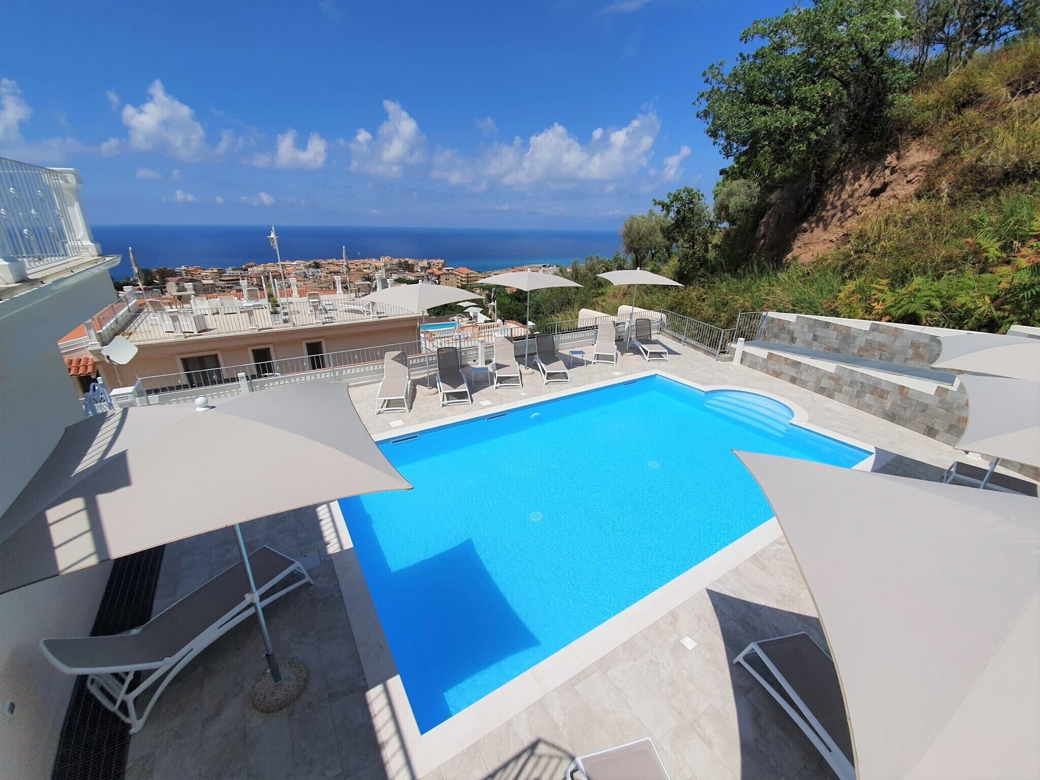 Piscina all'aperto