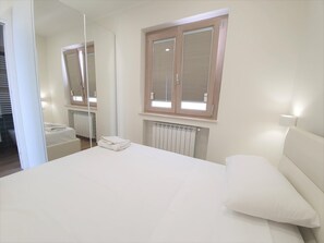 1 chambre, coffres-forts dans les chambres, fer et planche à repasser