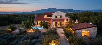 Fint hjem i Drnis med badstue