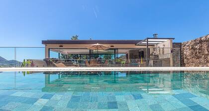 Charming mansion in Jardim BotĂąnico, with unobstructed views