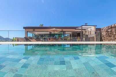 Charming mansion in Jardim Botânico, with unobstructed views