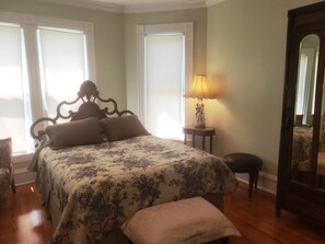 5 bedrooms, free WiFi, bed sheets