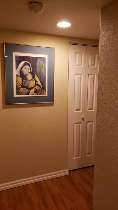 Property near Pioneer Park, Chena River, and the Carlson Center. Sleeps 4